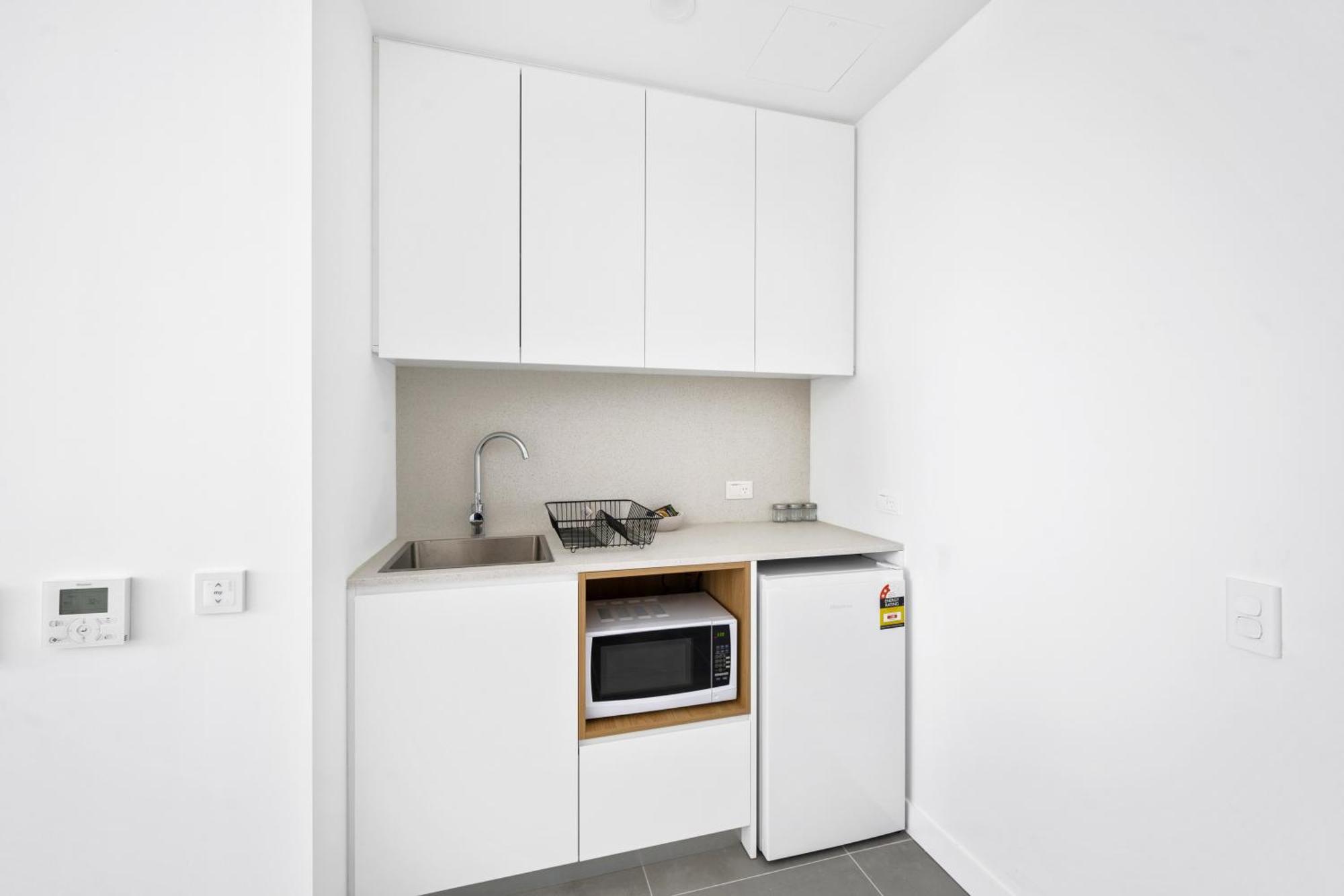 סידני Arthur Hotel Bondi Junction No Reception And House Keeping No Sofa Bed מראה חיצוני תמונה
